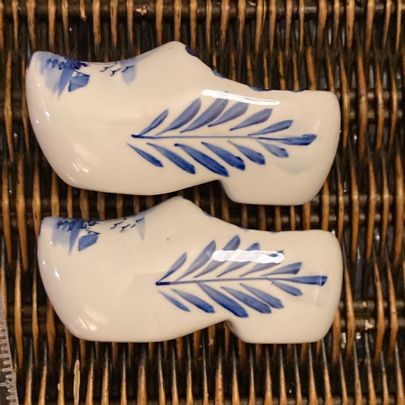 Delft Holland Dutch shoe clog windmill design